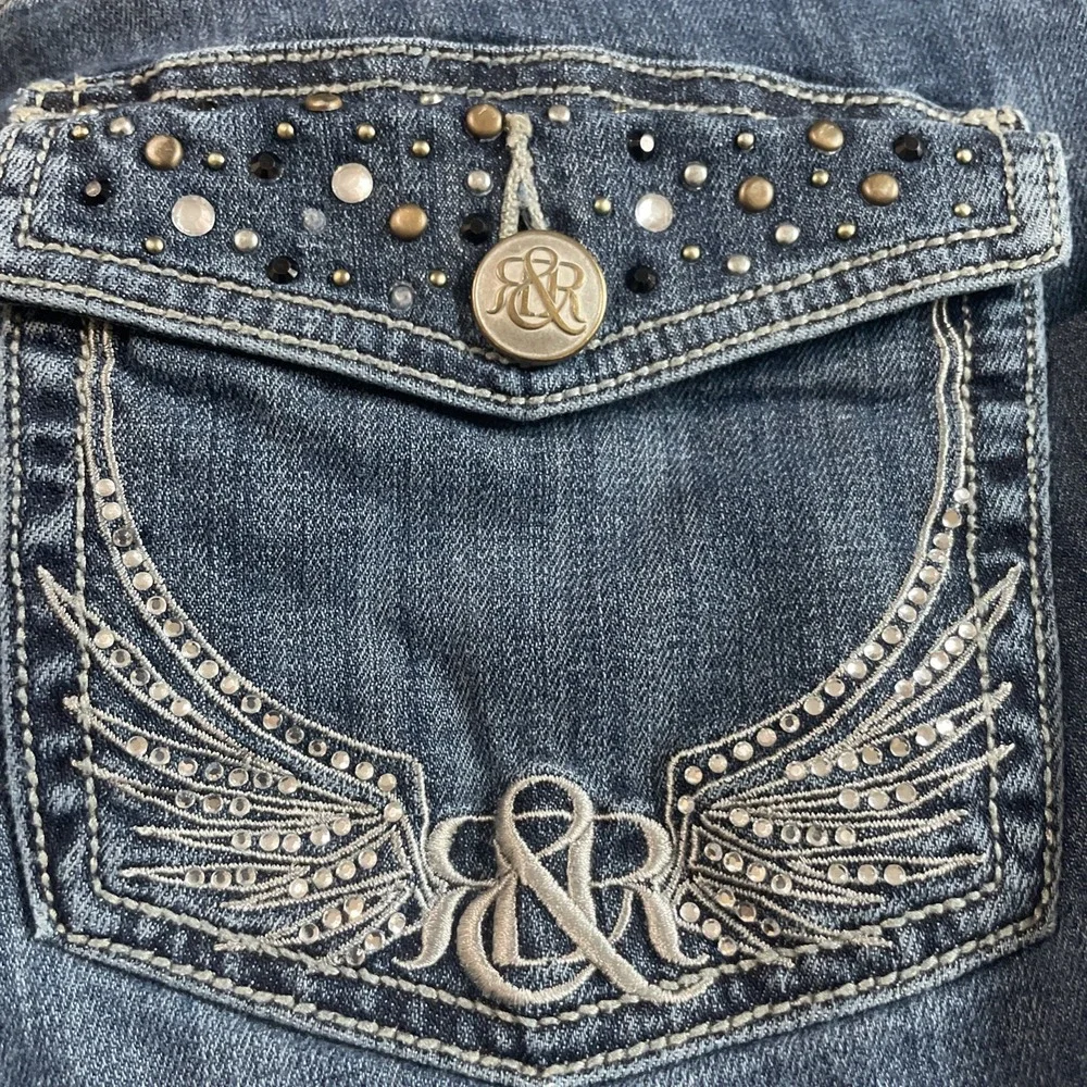 ROCK & REPUBLIC Size 16 X30 Kasandra Boot Cut Jeans Boot Cut Rivet Pockets Bling - Picture 7 of 7